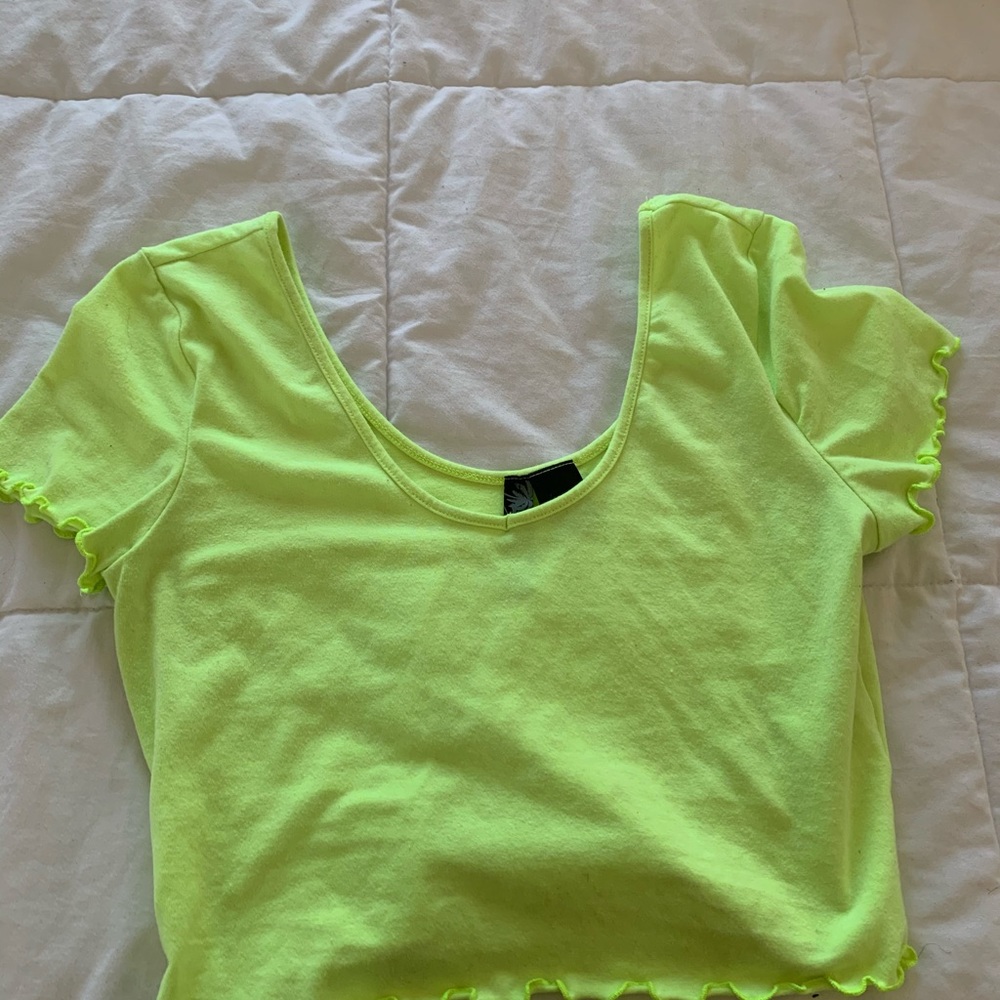 neon green vneck crop too